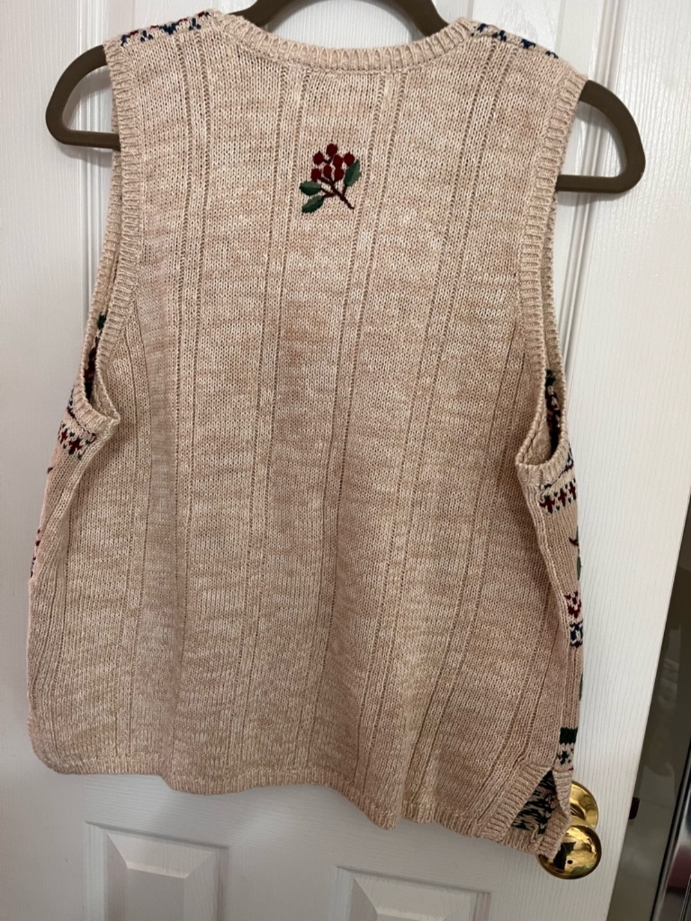 Vintage Jantzen Cream Knit Button-Front Vest with Green Tree & Multicolor Motifs - Picture 6 of 6